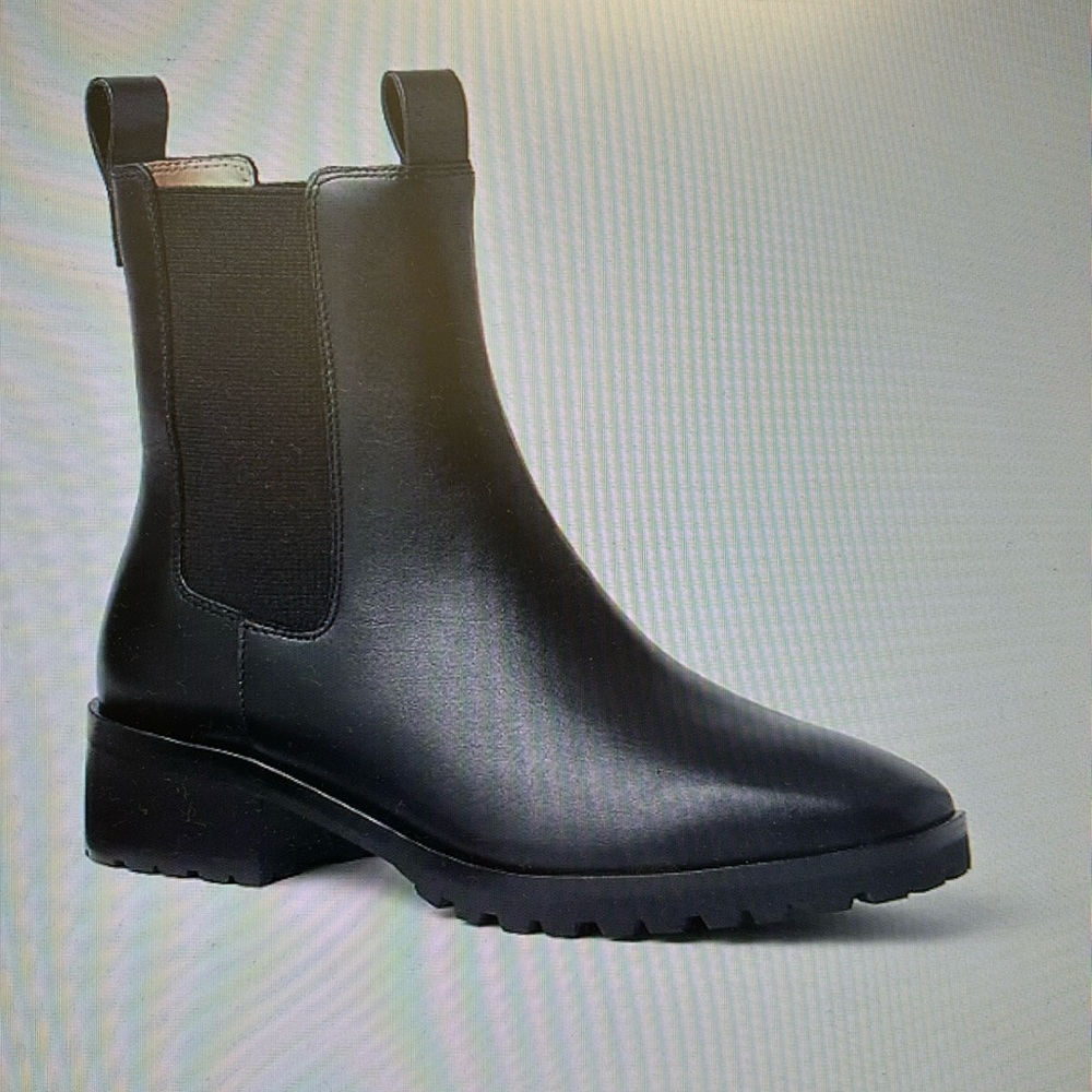 Like New Ann Taylor Tab Chelsea Leather Booties